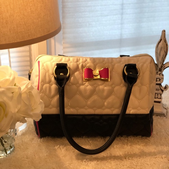 Betsey Johnson Handbags - ❤️SALE~New Betsey Johnson Handbag
